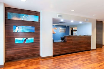 Mainstay Suites St Louis Airport,Near Payne-Gentry Historical House,3 star