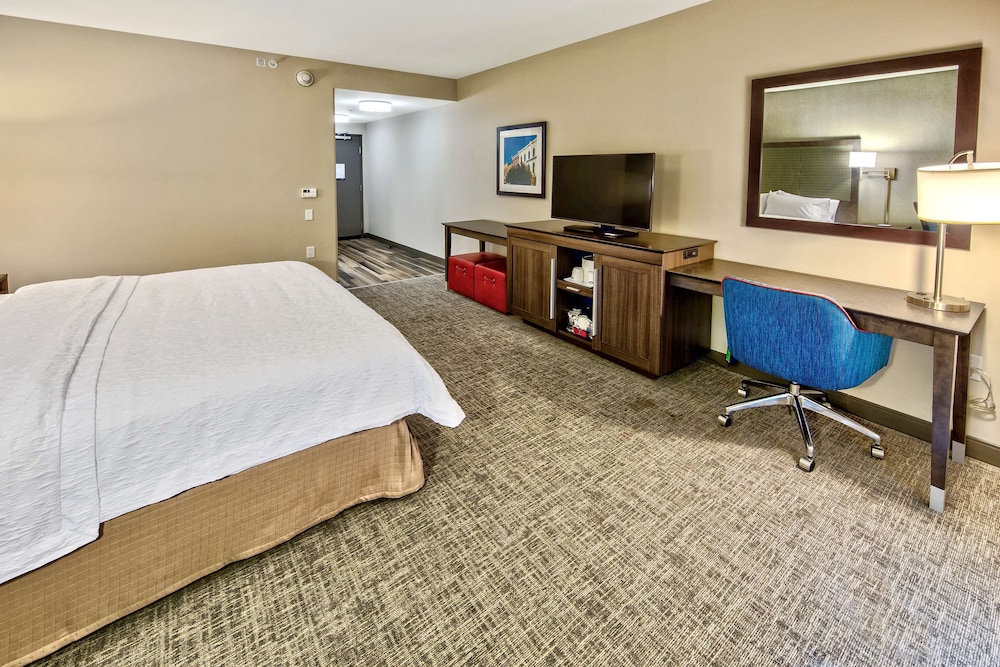 hampton inn and suites franklin berry farms