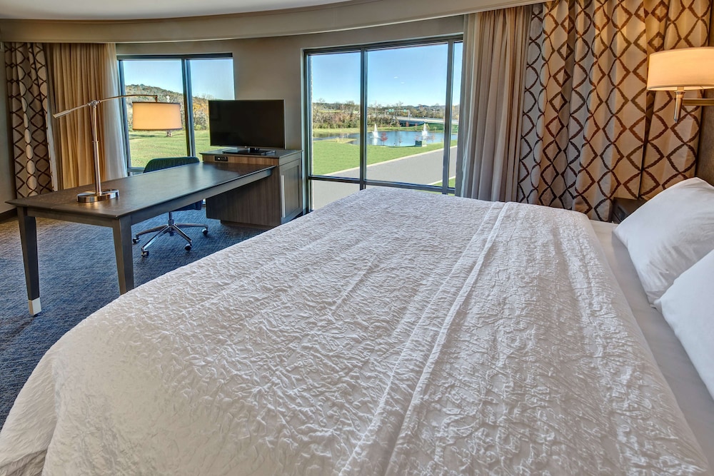 hampton inn and suites franklin berry farms