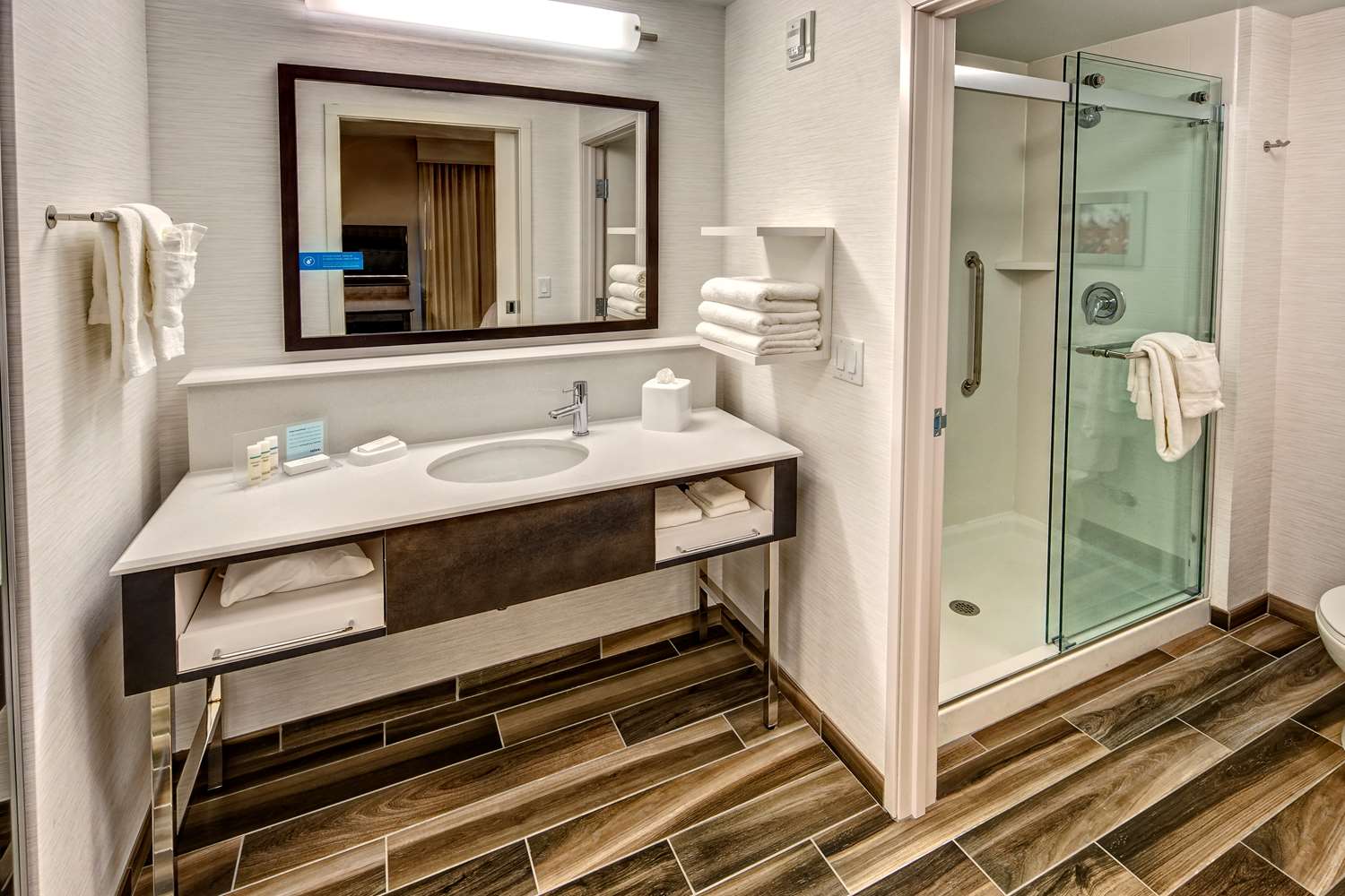 hampton inn and suites franklin berry farms