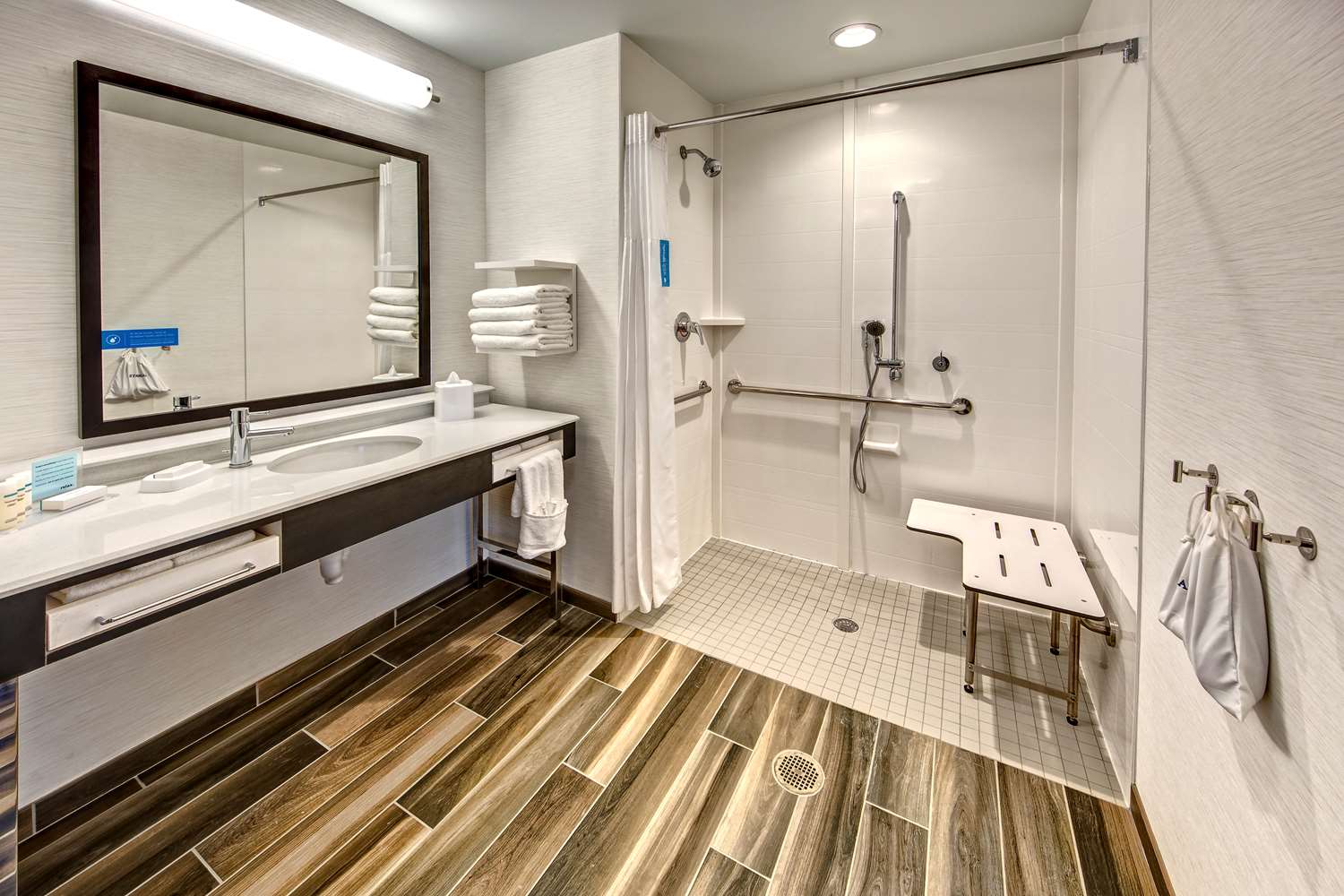 hampton inn and suites franklin berry farms