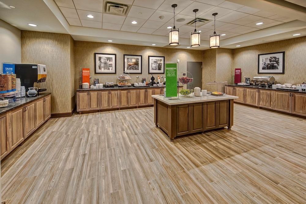 hampton inn and suites franklin berry farms