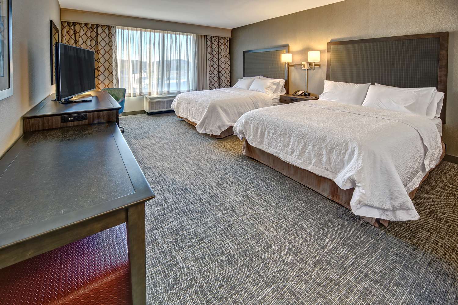 hampton inn and suites franklin berry farms