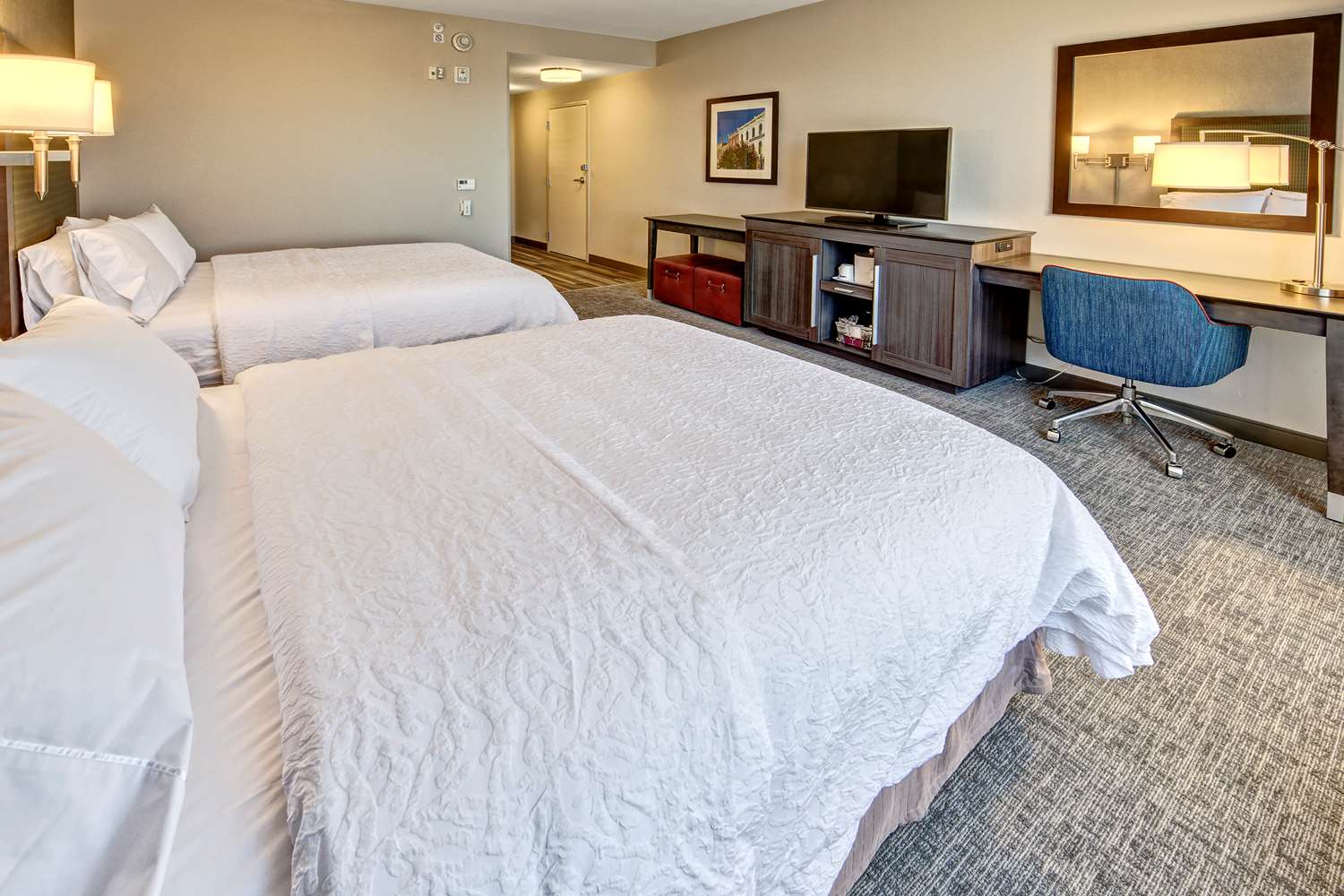 hampton inn and suites franklin berry farms