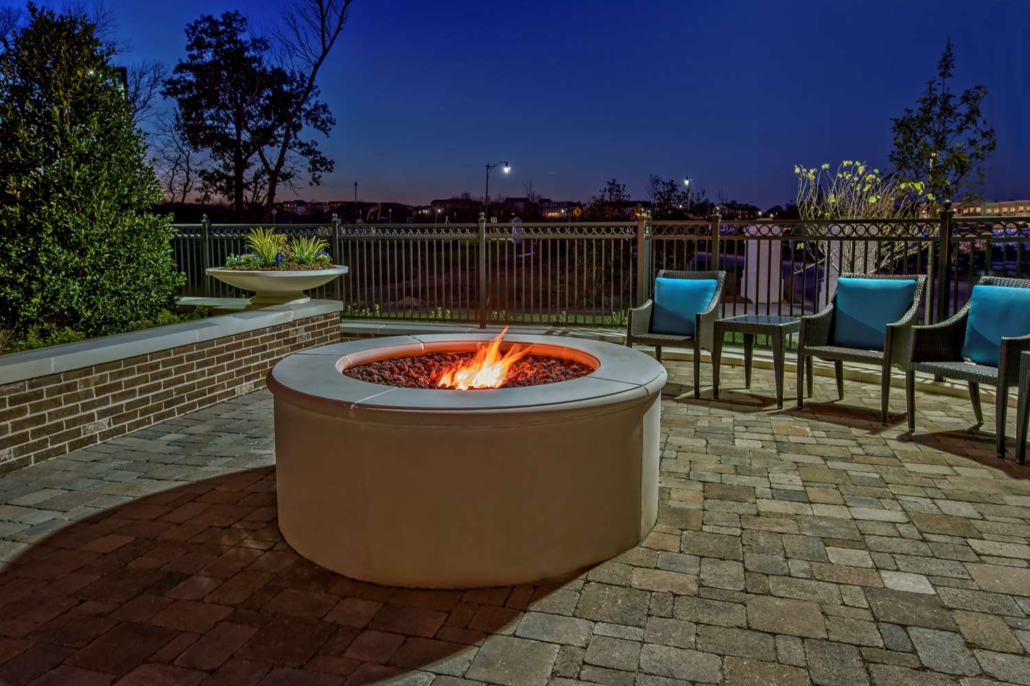 hampton inn and suites franklin berry farms