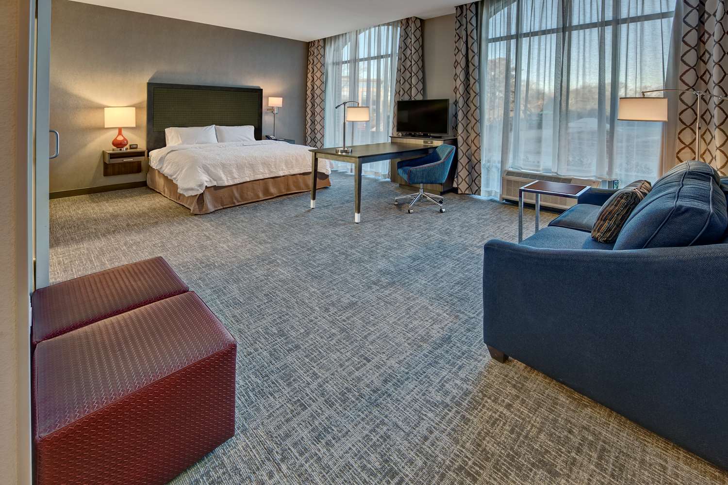 hampton inn and suites franklin berry farms