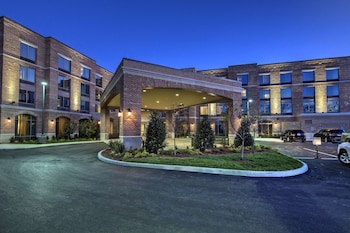 hampton inn and suites franklin berry farms