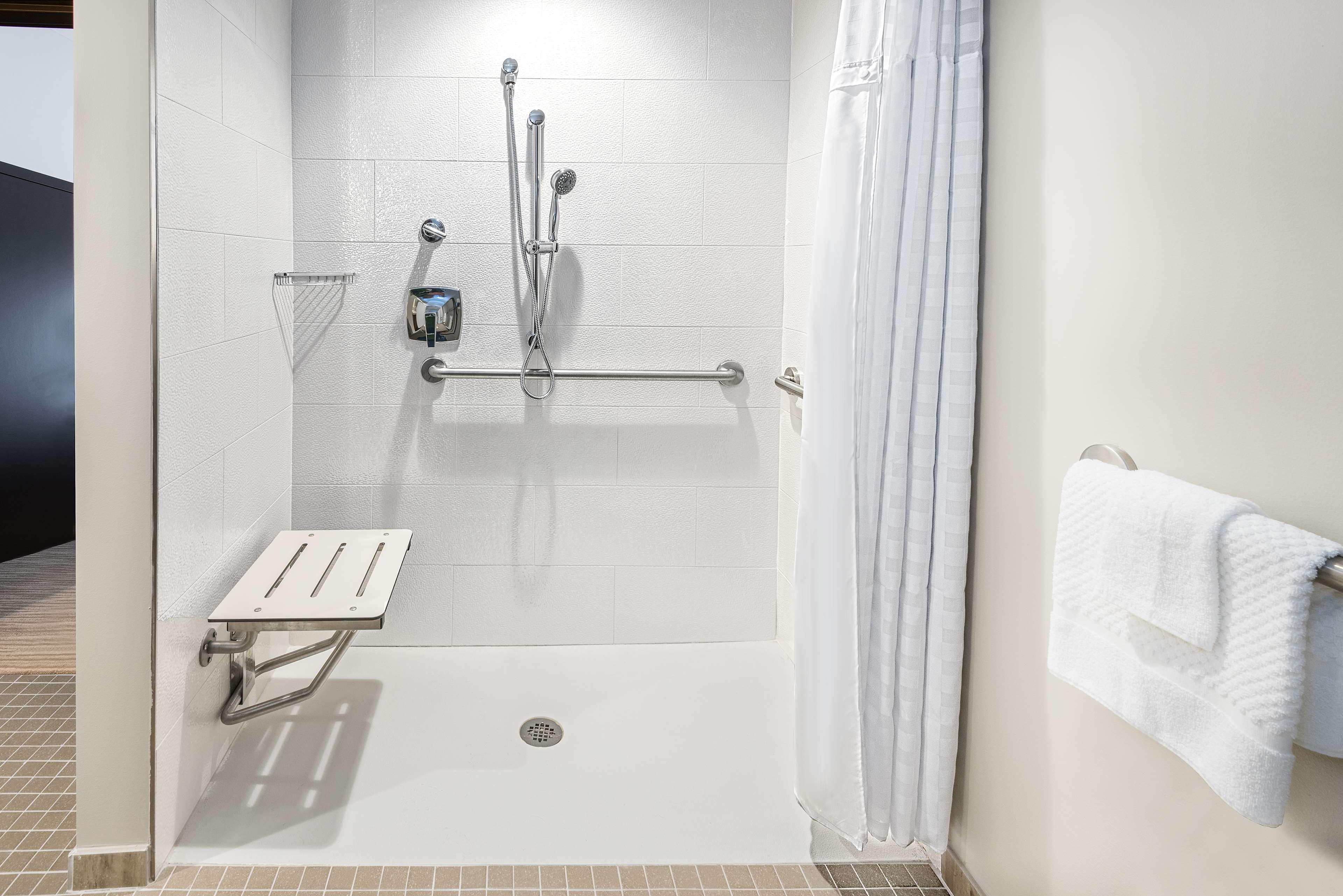 embassy suites by hilton college station tx