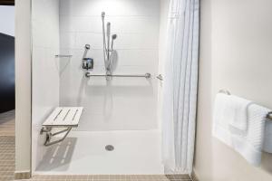 embassy suites by hilton college station tx