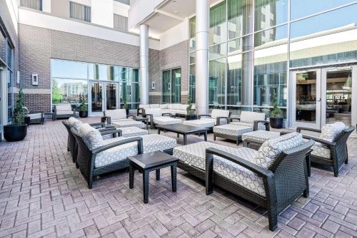 embassy suites by hilton college station tx
