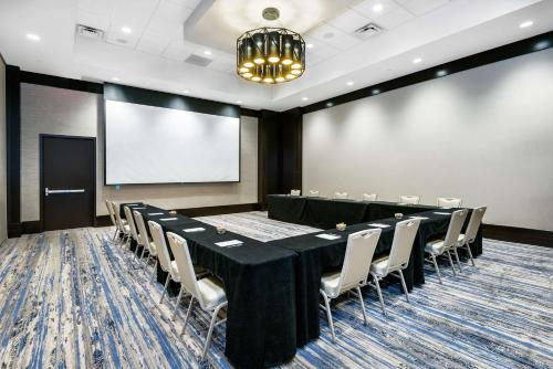 embassy suites by hilton college station tx