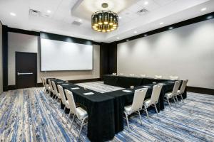 embassy suites by hilton college station tx