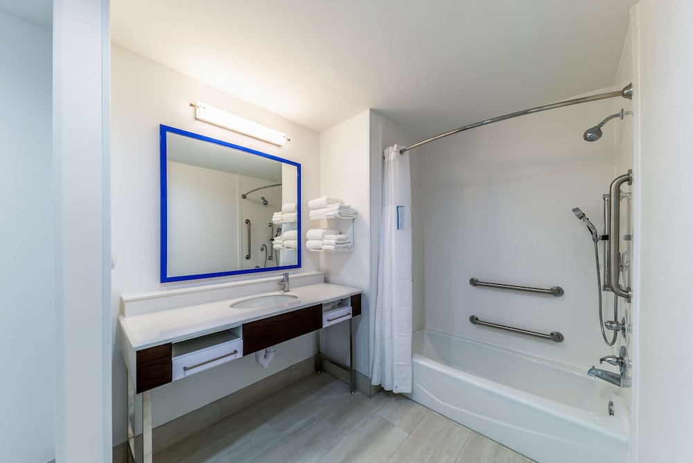 hampton inn and suites pryor