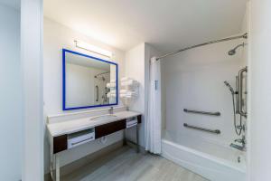 hampton inn and suites pryor