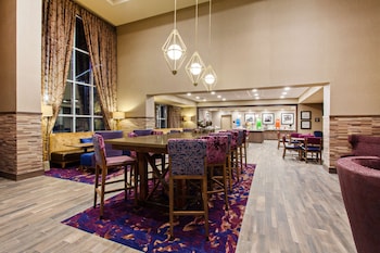 hampton inn and suites leavenworth