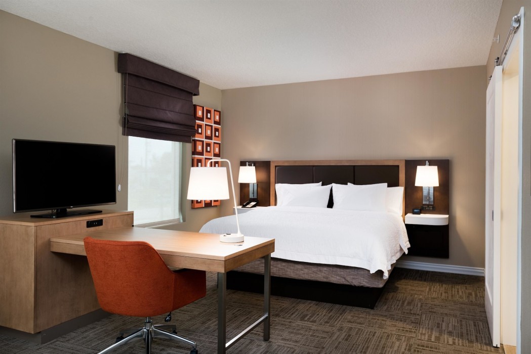 hampton inn and suites west melbourne palm bay road