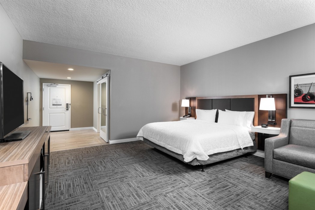 hampton inn and suites west melbourne palm bay road