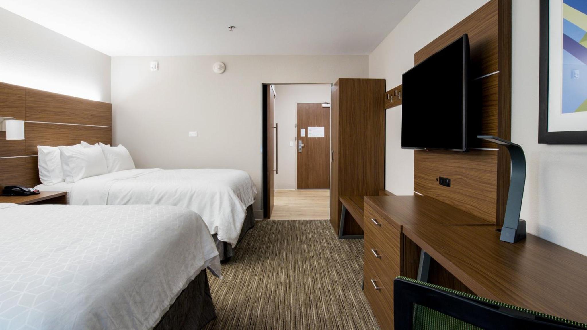 holiday inn express and suites racine by ihg