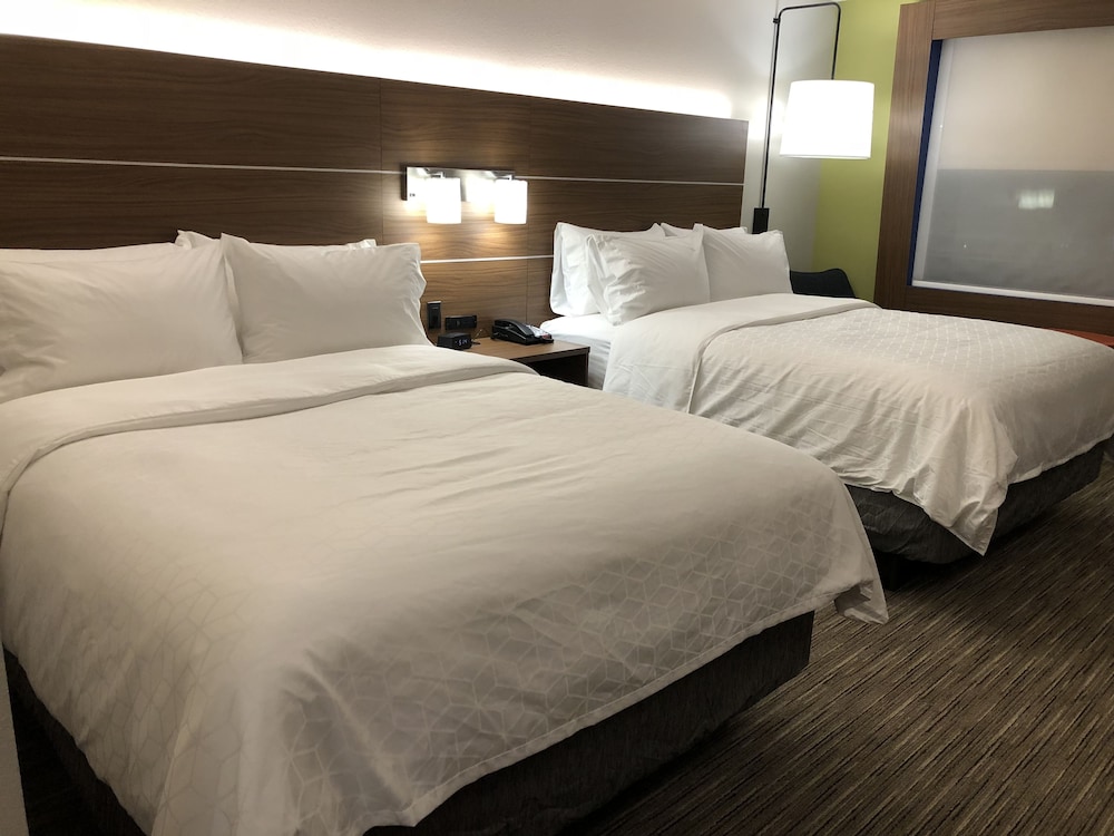 holiday inn express and suites racine by ihg
