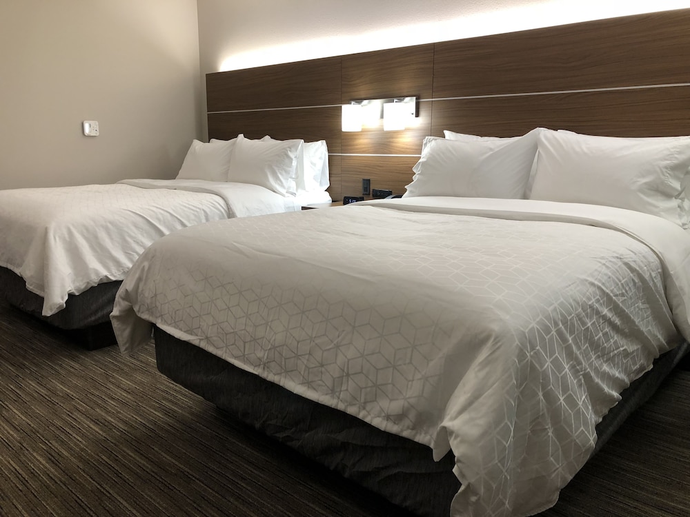 Holiday Inn Express & Suites Racine By Ihg,Mount Pleasant>>Milwaukee,3 star