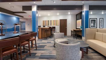 holiday inn express and suites racine by ihg