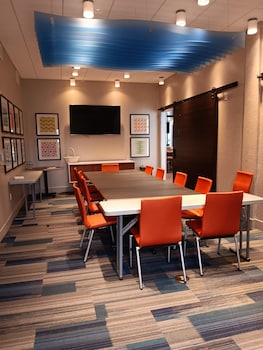 holiday inn express and suites racine by ihg