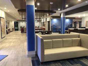 Holiday Inn Express & Suites Racine By Ihg,Mount Pleasant>>Milwaukee,3 star