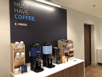 holiday inn express and suites racine by ihg