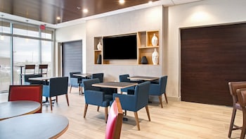 holiday inn express and suites racine by ihg