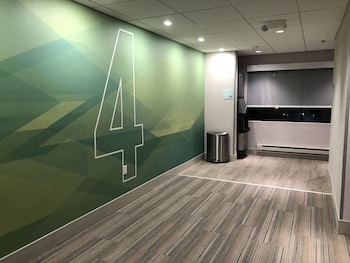 holiday inn express and suites racine by ihg