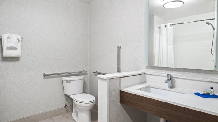 holiday inn express and suites racine by ihg