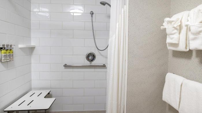 holiday inn express and suites racine by ihg