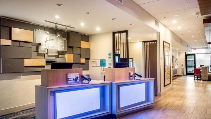 holiday inn express and suites racine by ihg