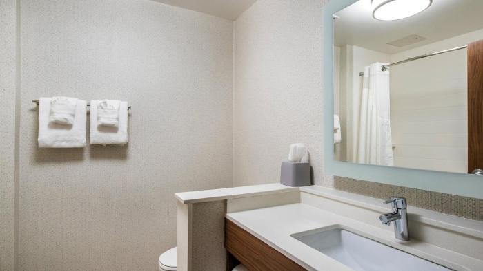holiday inn express and suites racine by ihg