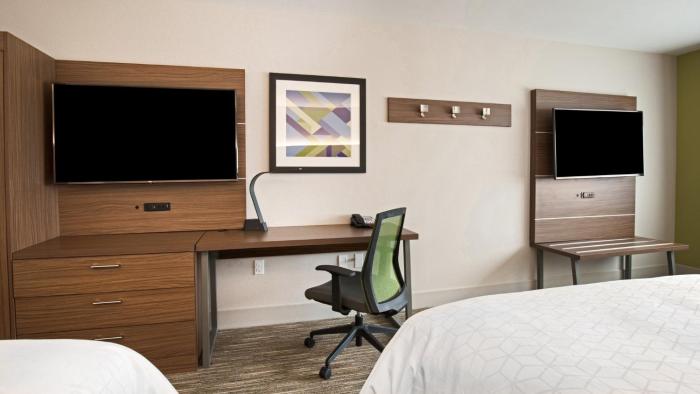 holiday inn express and suites racine by ihg