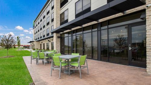 holiday inn express and suites racine by ihg