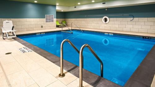 holiday inn express and suites racine by ihg