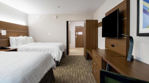 holiday inn express and suites racine by ihg