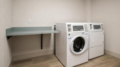 holiday inn express and suites racine by ihg