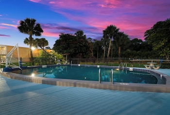 hometowne studios by red roof vero beach i 95