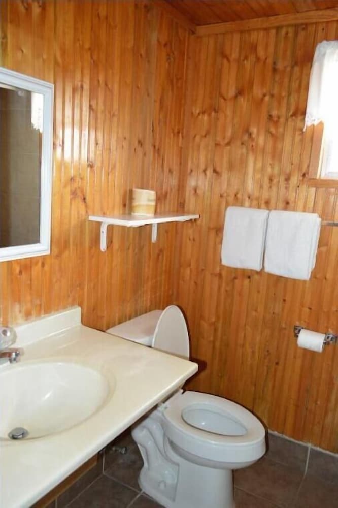 green acre motel by oyo near rush county airport
