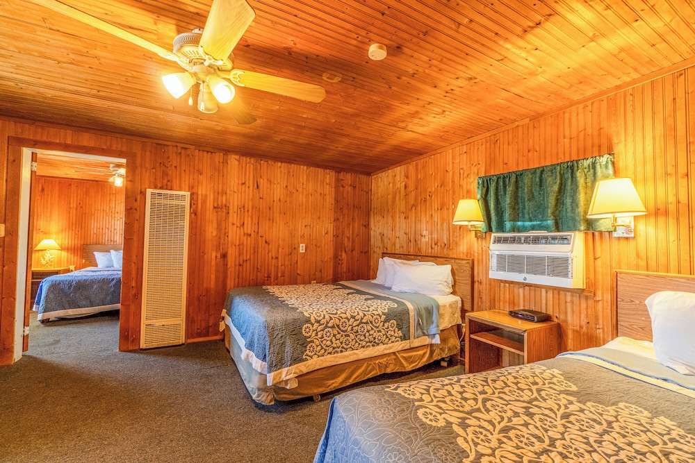 green acre motel by oyo near rush county airport