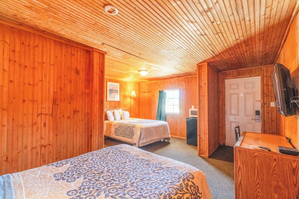 green acre motel by oyo near rush county airport