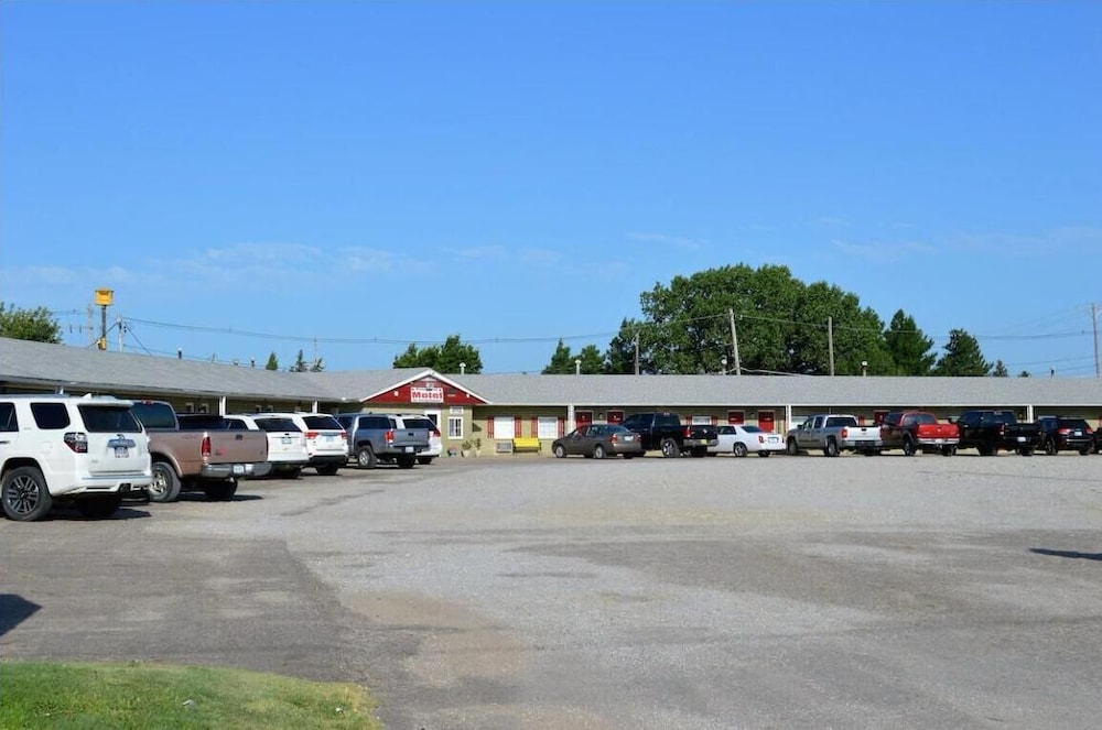 green acre motel by oyo near rush county airport