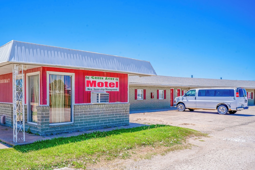 green acre motel by oyo near rush county airport