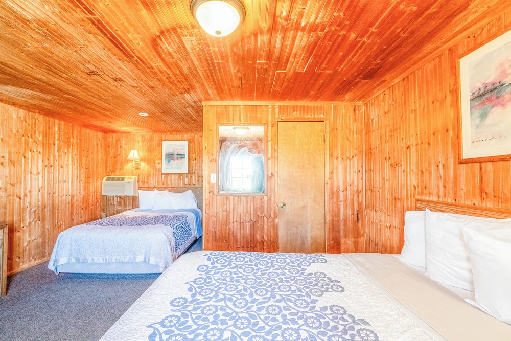 green acre motel by oyo near rush county airport