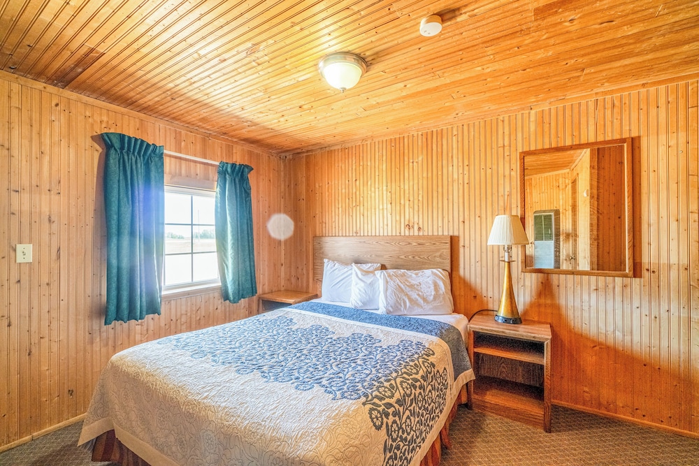 green acre motel by oyo near rush county airport