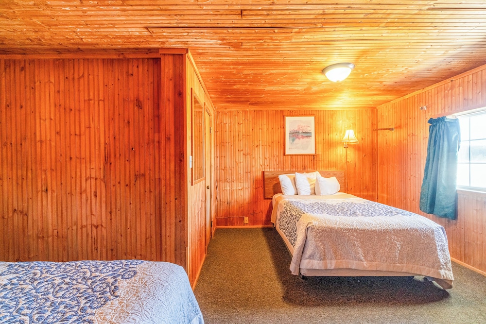 green acre motel by oyo near rush county airport