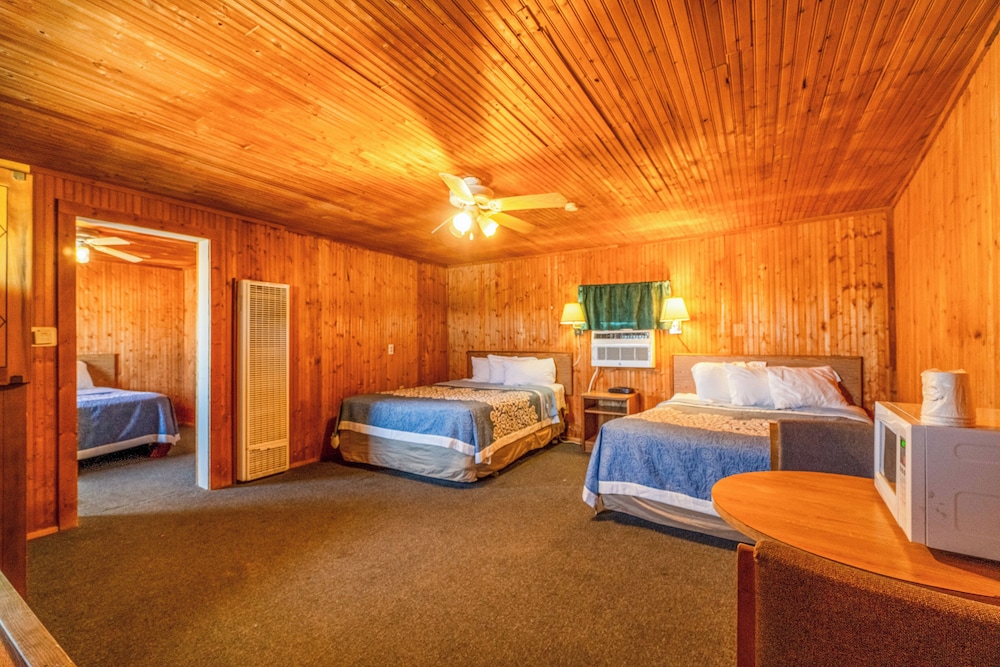 green acre motel by oyo near rush county airport