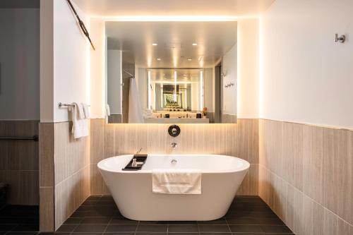 The Richardson Hotel,,3 star